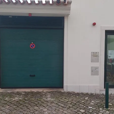 公寓 Triangle Lisbon-sintra-cascais -apartment With Easy Access & Parking 圣多明戈德拉纳