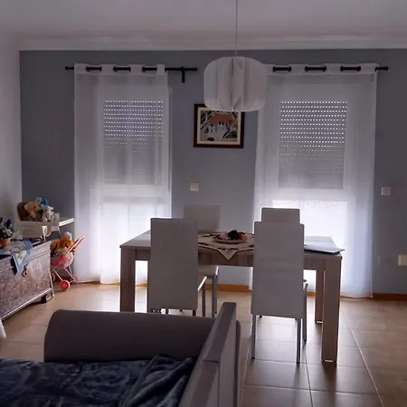 公寓 Triangle Lisbon-sintra-cascais -apartment With Easy Access & Parking