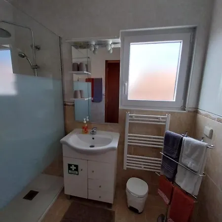 Triangle Lisbon-sintra-cascais -apartment With Easy Access & Parking * 圣多明戈德拉纳